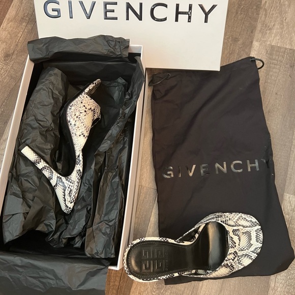 NWT Givenchy sandals - Picture 4 of 5